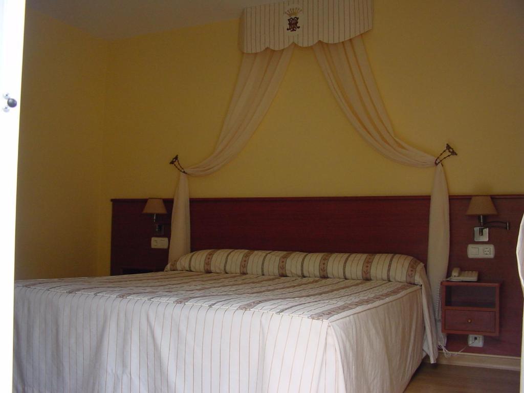 Hotel La Mora Villaseca de Laciana Værelse billede