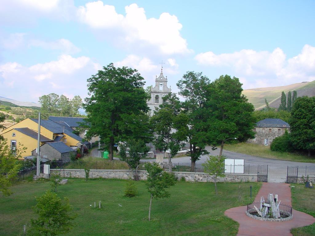 Hotel La Mora Villaseca de Laciana Eksteriør billede